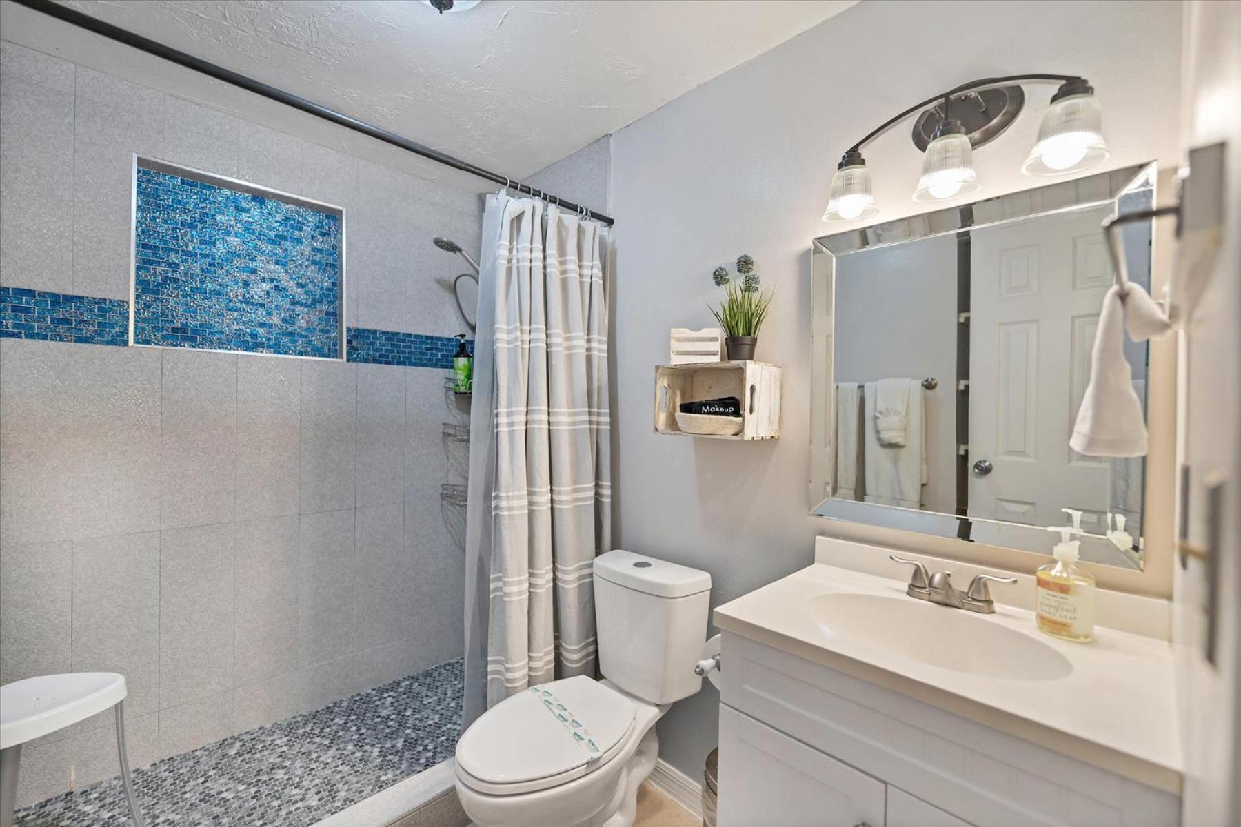 Beach Cottage With Heated Pool Just Off Siesta Key Sarasota Exterior photo