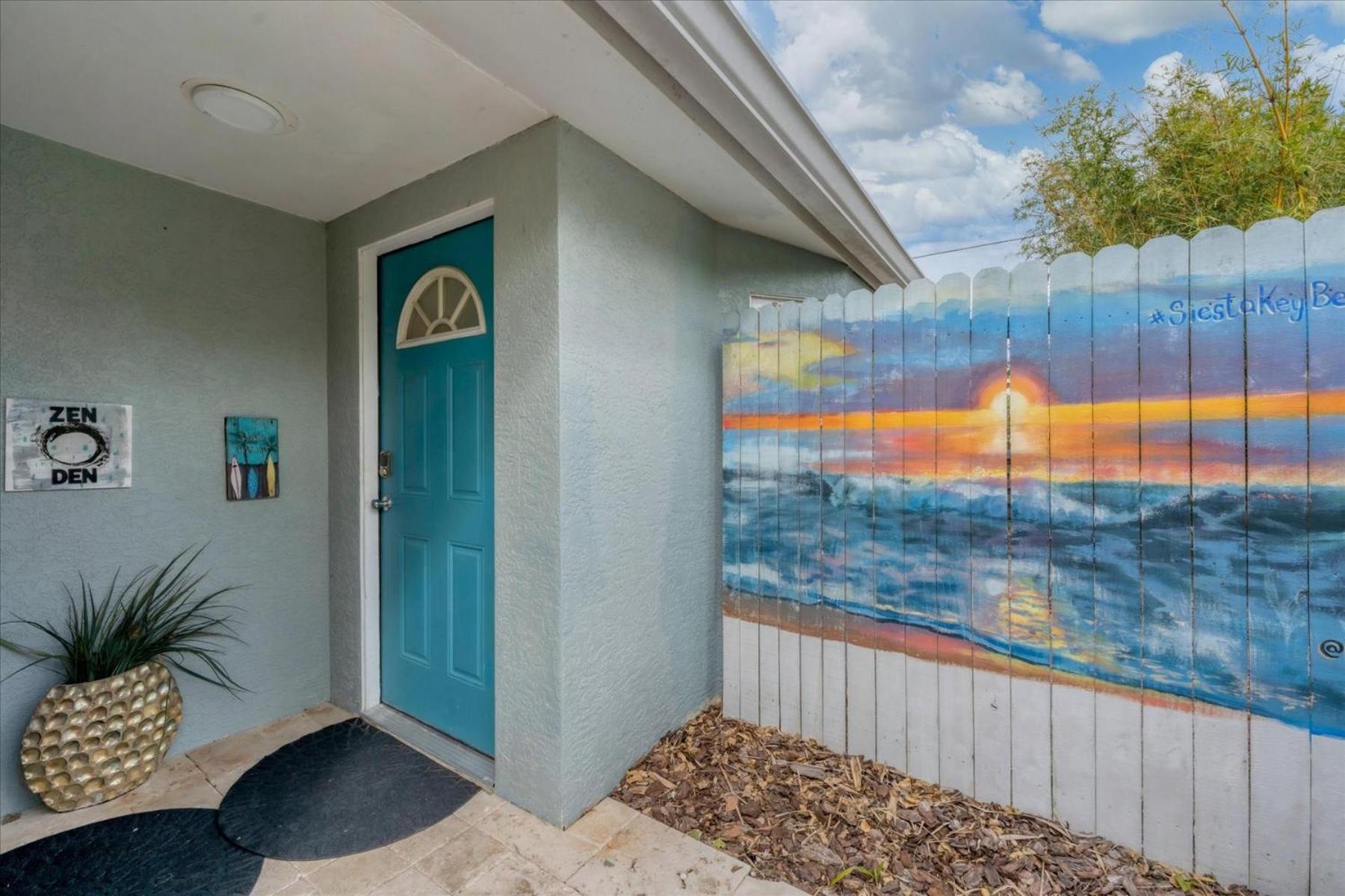Beach Cottage With Heated Pool Just Off Siesta Key Sarasota Exterior photo