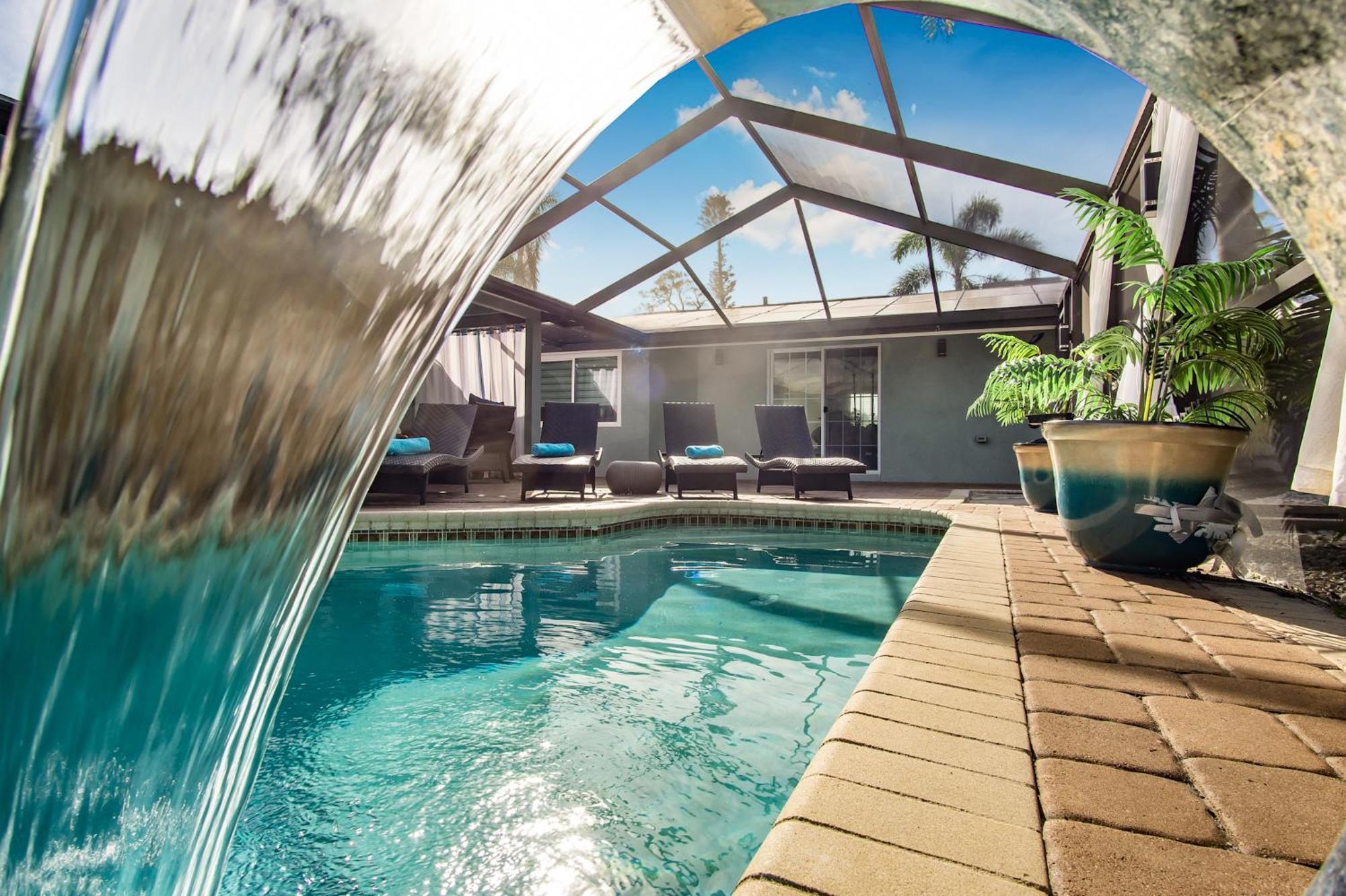 Beach Cottage With Heated Pool Just Off Siesta Key Sarasota Exterior photo