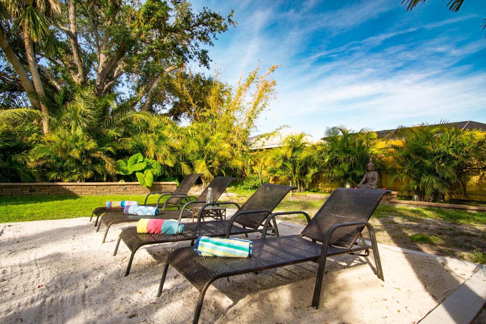 Beach Cottage With Heated Pool Just Off Siesta Key Sarasota Exterior photo